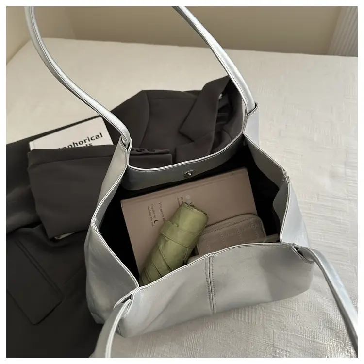 Black Leather Tote Bag Large Capacity Daily Commute — feature 12