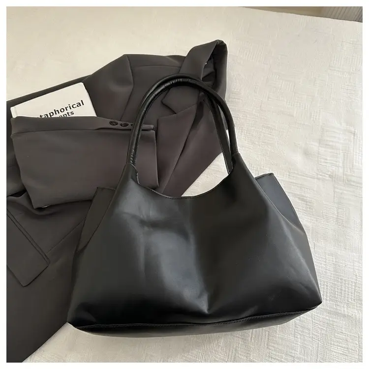 Black Leather Tote Bag Large Capacity Daily Commute — feature 17