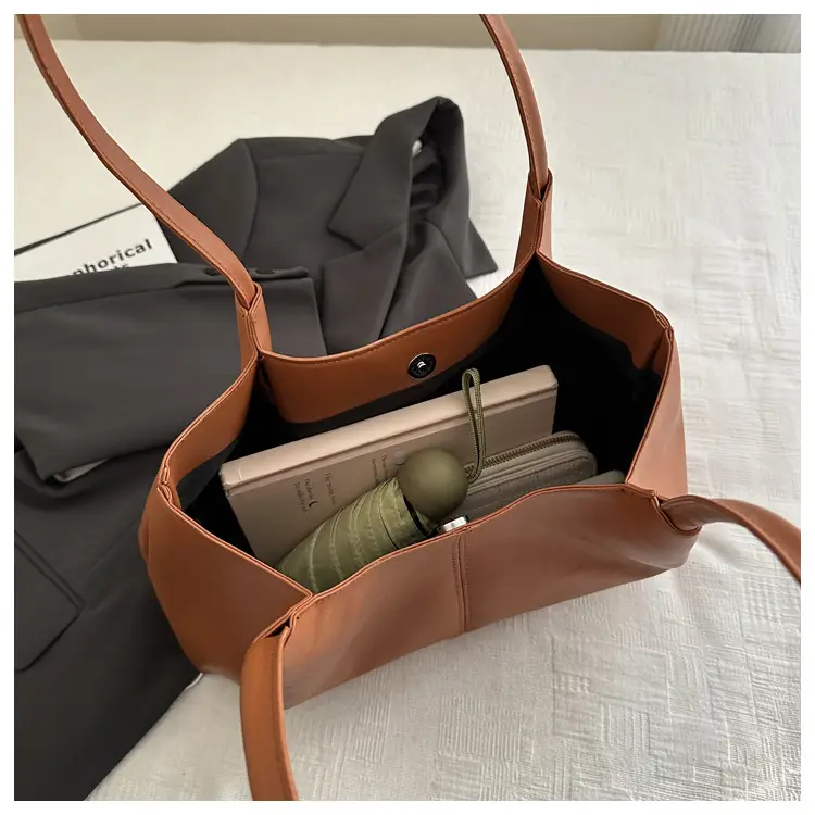 Black Leather Tote Bag Large Capacity Daily Commute — feature 21
