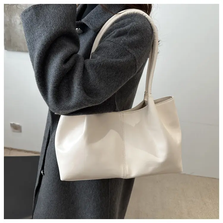 Black Leather Tote Bag Large Capacity Daily Commute — feature 6