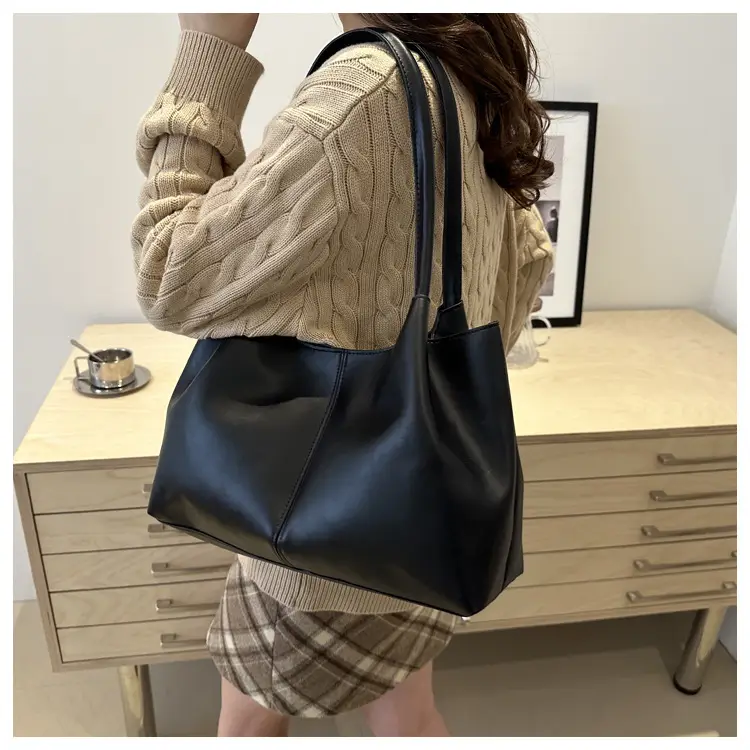 Black Leather Tote Bag Large Capacity Daily Commute — feature 9
