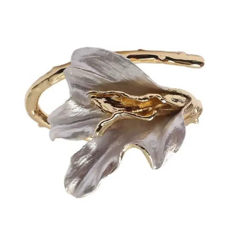 European and American Niche Accessible Luxury Design White Enamel Iris Open Bracelet Women's 2025 Leaf Bracelet Small Arm Ring