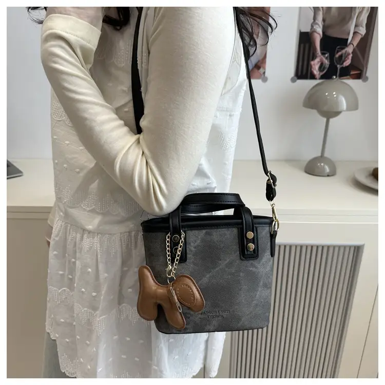 Women's Niche Bucket Bag Autumn Winter High-End Leather — feature 18