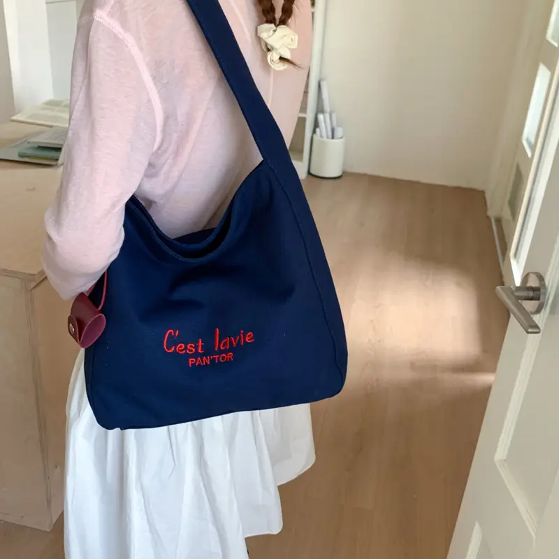 Red Canvas Shoulder Bag for Women Large Capacity 2025 — feature 20