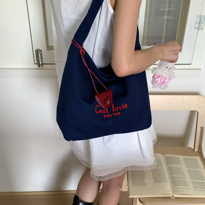 Red Canvas Shoulder Bag for Women Large Capacity 2025 — feature 21