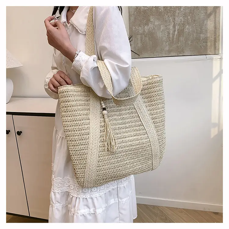 Women Straw Tote Bag Large Capacity Seaside Woven Beige — feature 11