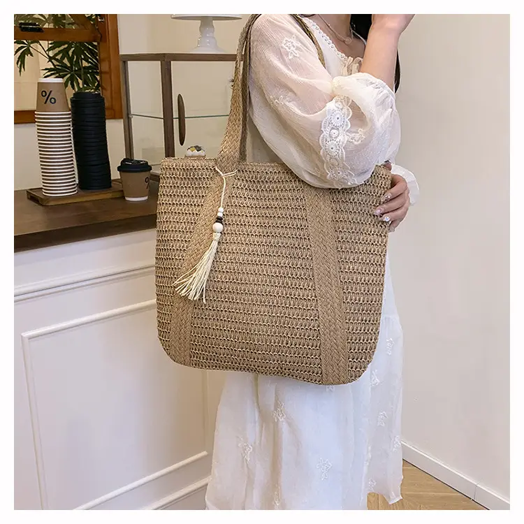 Women Straw Tote Bag Large Capacity Seaside Woven Beige — feature 13