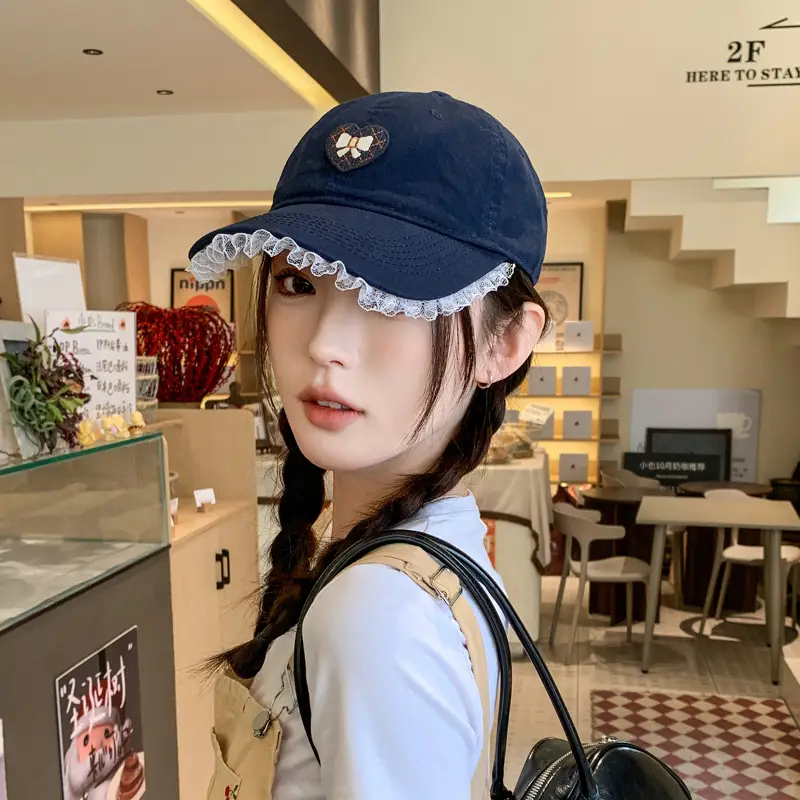 Black Heart Embroidered Girl Cap Korean Style — feature 1