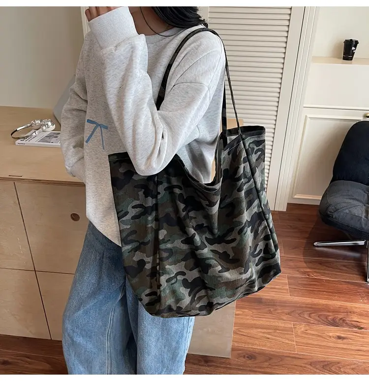 Women Camouflage One Shoulder Bag 2025 — feature 1