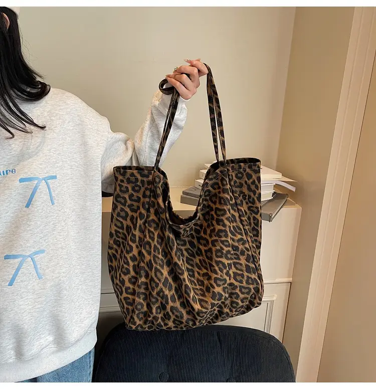 Women Camouflage One Shoulder Bag 2025 — feature 14