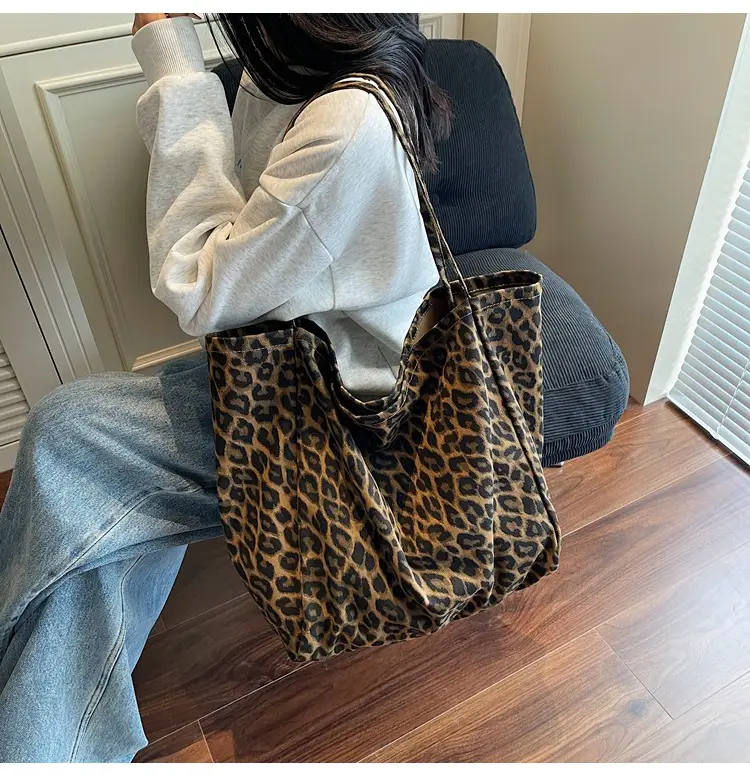 Women Camouflage One Shoulder Bag 2025 — feature 15