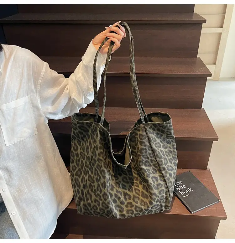 Women Camouflage One Shoulder Bag 2025 — feature 19