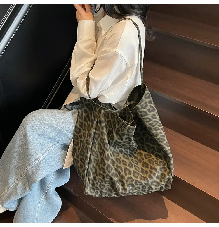 Women Camouflage One Shoulder Bag 2025 — feature 20