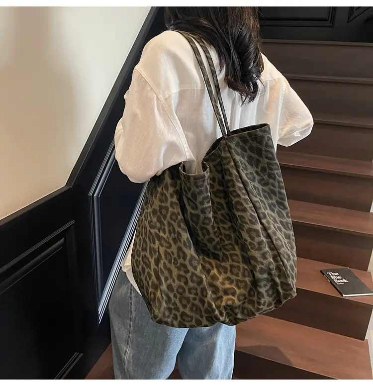 Women Camouflage One Shoulder Bag 2025 — feature 22