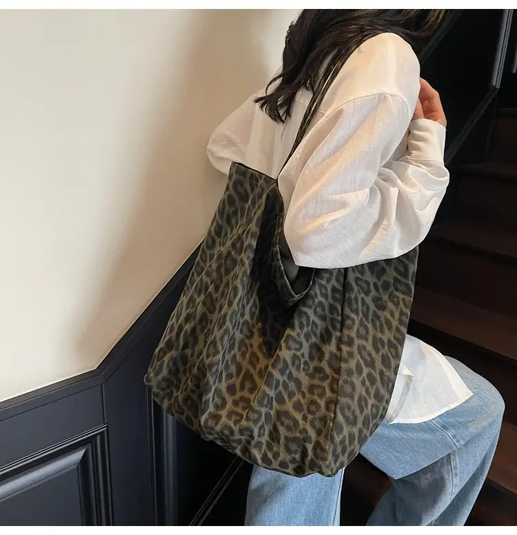 Women Camouflage One Shoulder Bag 2025 — feature 23
