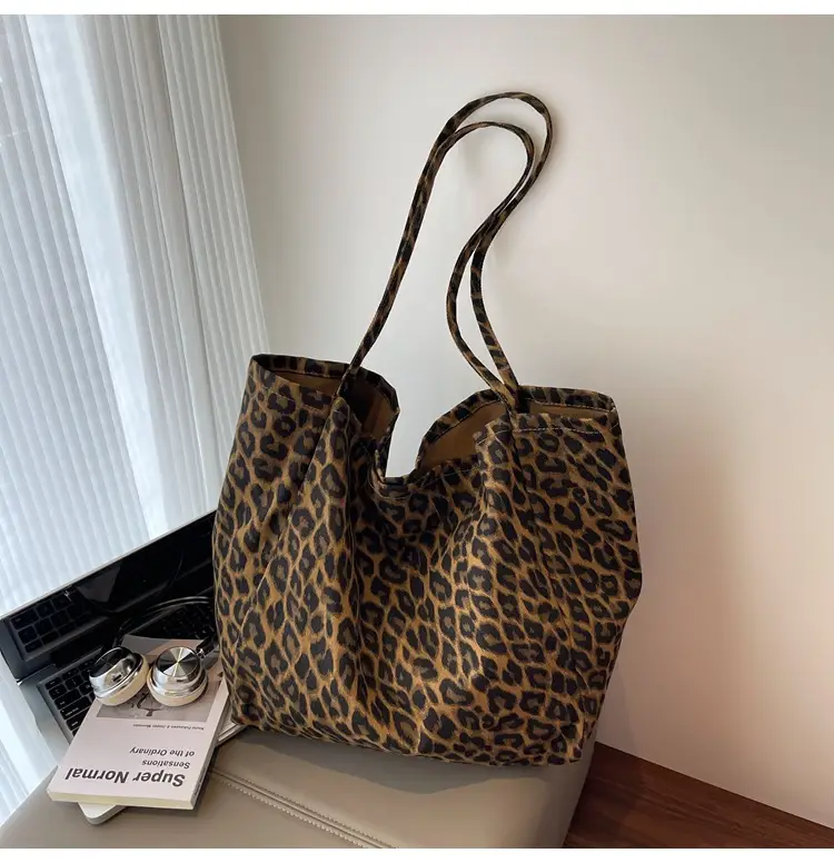 Women Camouflage One Shoulder Bag 2025 — feature 29
