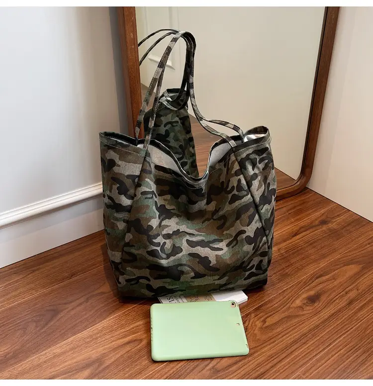 Women Camouflage One Shoulder Bag 2025 — feature 3