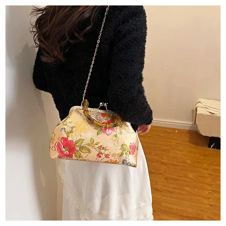 2025 Floral Clip-On Shoulder Bag with Tassel — feature 31