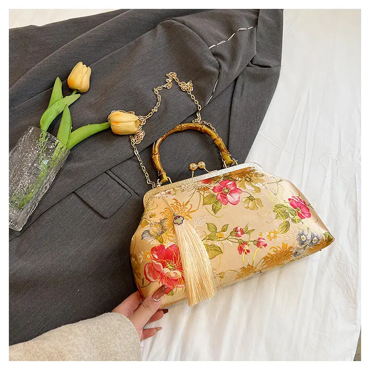 2025 Floral Clip-On Shoulder Bag with Tassel — feature 33