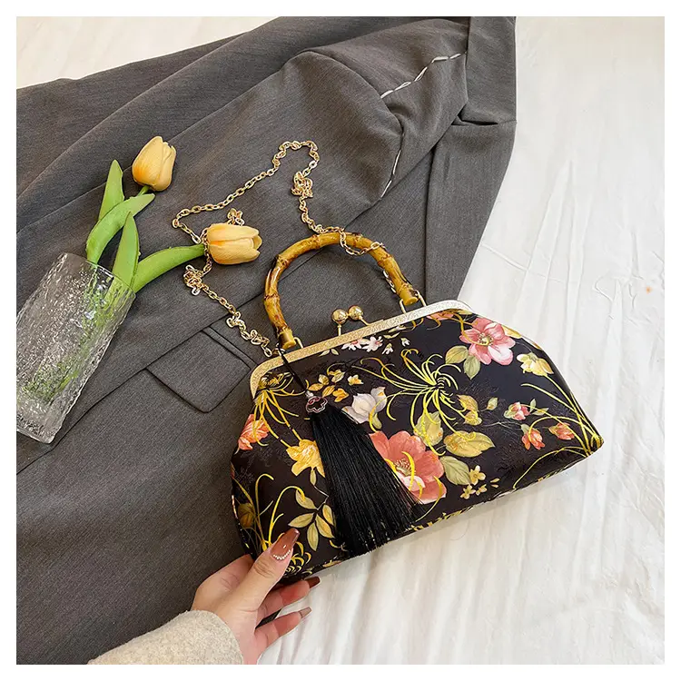 2025 Floral Clip-On Shoulder Bag with Tassel — feature 35