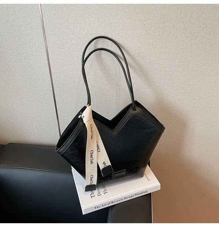Women's Large Capacity Cross-Border Shoulder Bag Navy White — feature 19