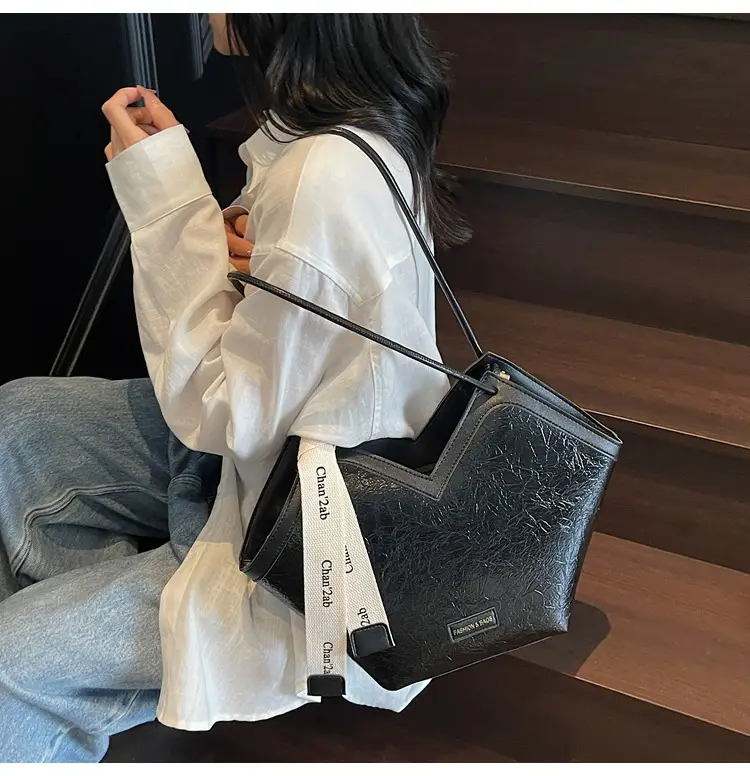 Women's Large Capacity Cross-Border Shoulder Bag Navy White — feature 21