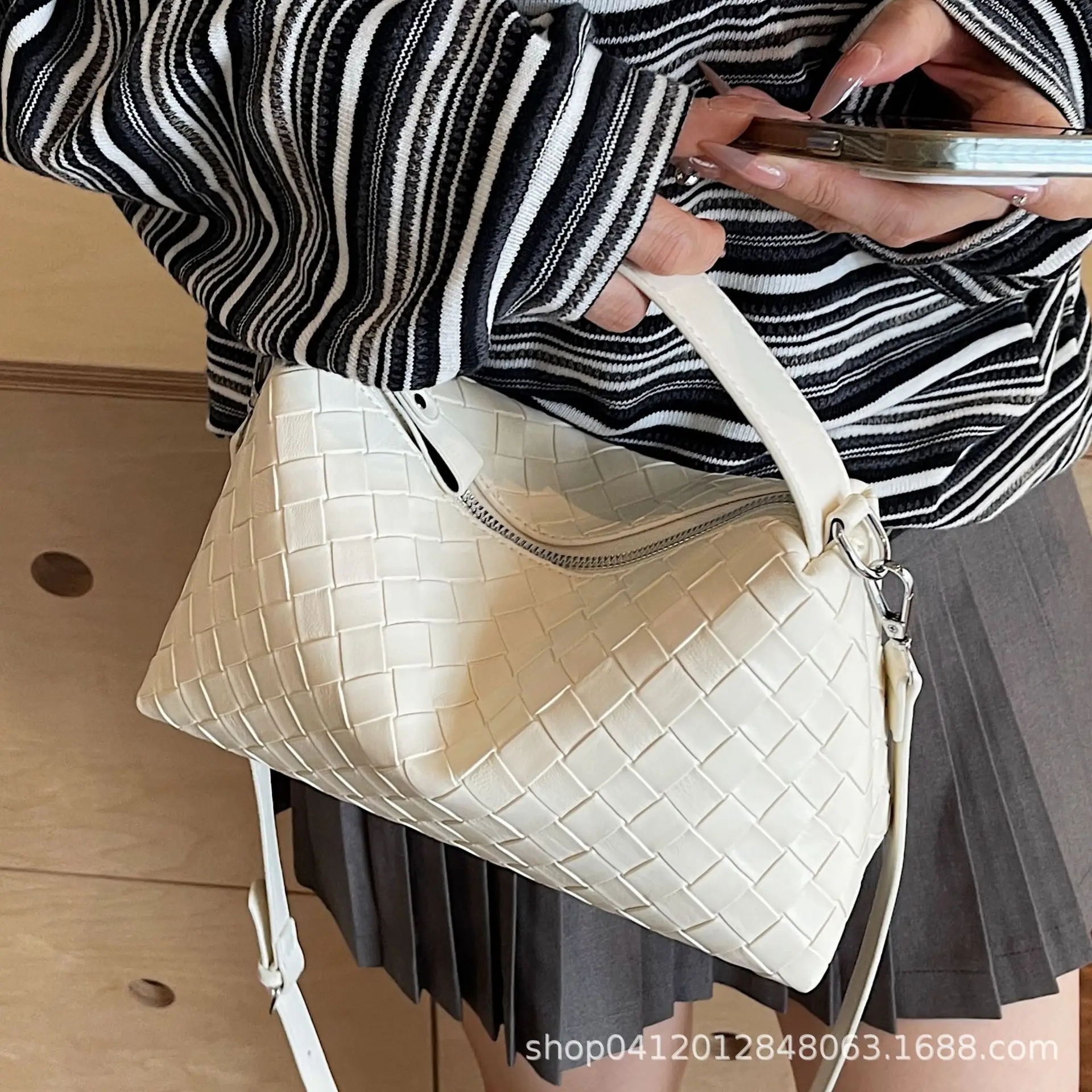 Women Handheld Woven Leather Bag Tan Single Shoulder - Image 8