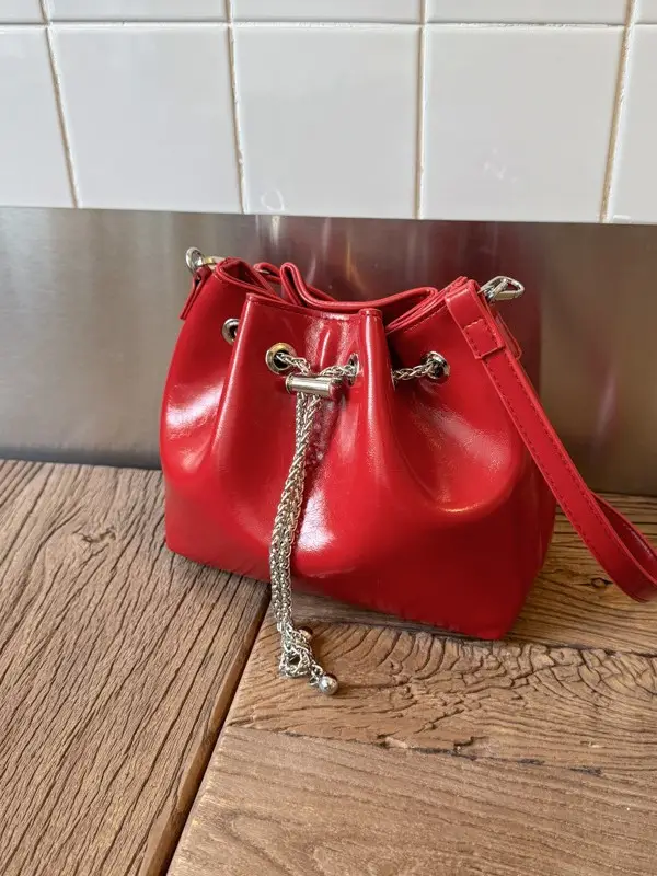 Silver High-End Bucket Bag for Women with Chain Strap - Image 7