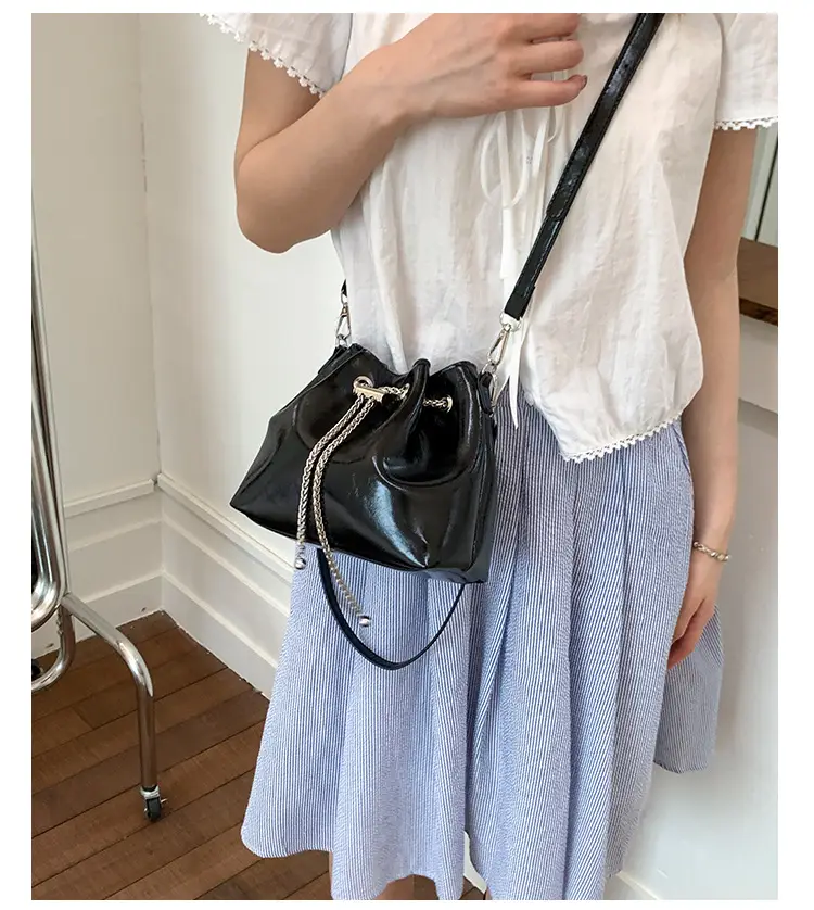 Silver High-End Bucket Bag for Women with Chain Strap — feature 21