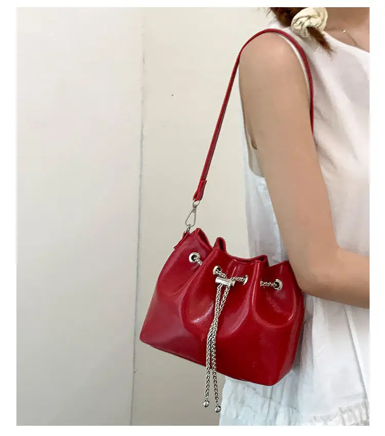 Silver High-End Bucket Bag for Women with Chain Strap — feature 24