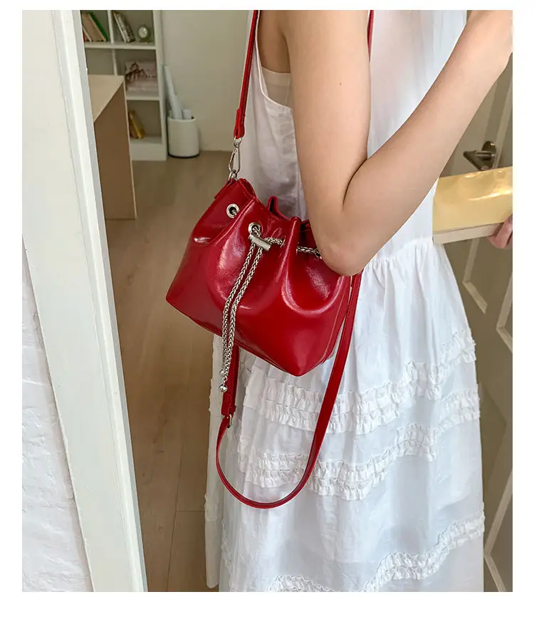 Silver High-End Bucket Bag for Women with Chain Strap — feature 25