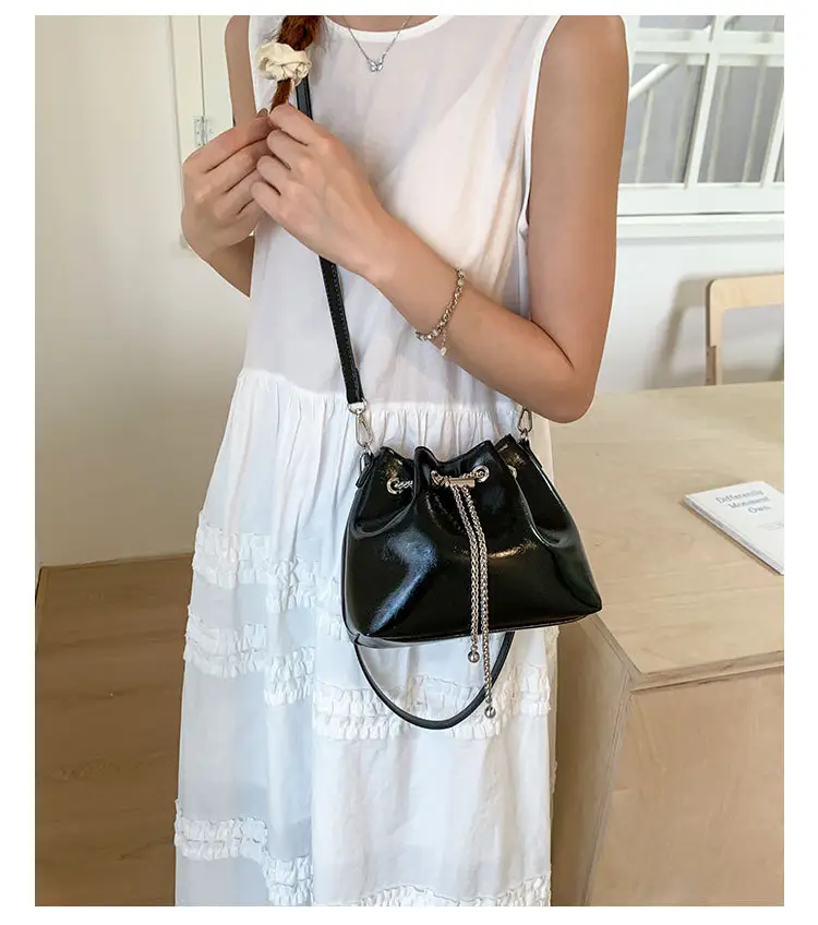Silver High-End Bucket Bag for Women with Chain Strap — feature 27
