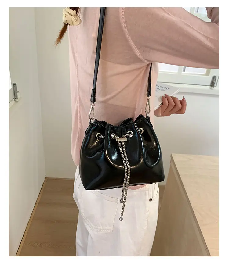 Silver High-End Bucket Bag for Women with Chain Strap — feature 34