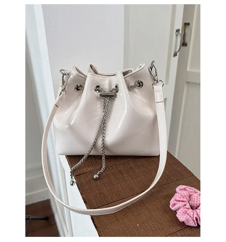 Silver High-End Bucket Bag for Women with Chain Strap — feature 42