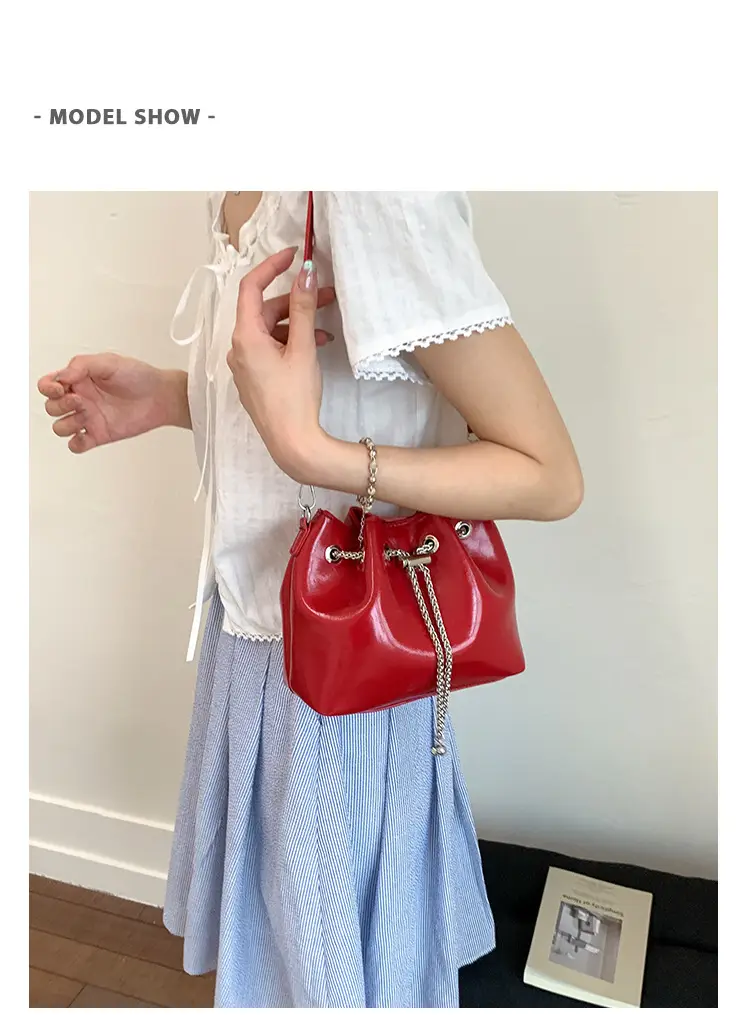 Silver High-End Bucket Bag for Women with Chain Strap — feature 8