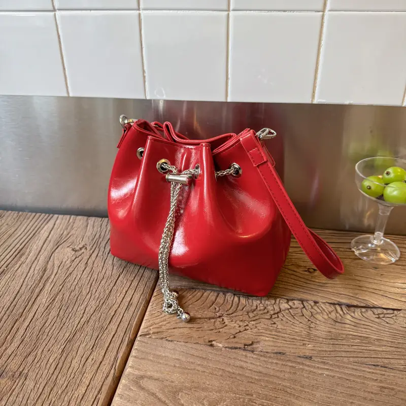 Silver High-End Bucket Bag for Women with Chain Strap - Image 4