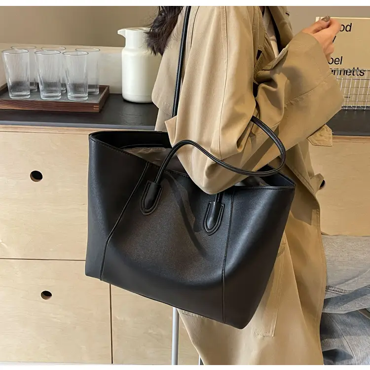 Women Crossbody Tote Bag Tan Leather 2026 — feature 21