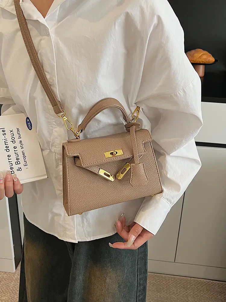 Women's Beige Crossbody Shoulder Bag with Gold Clasp - Image 9