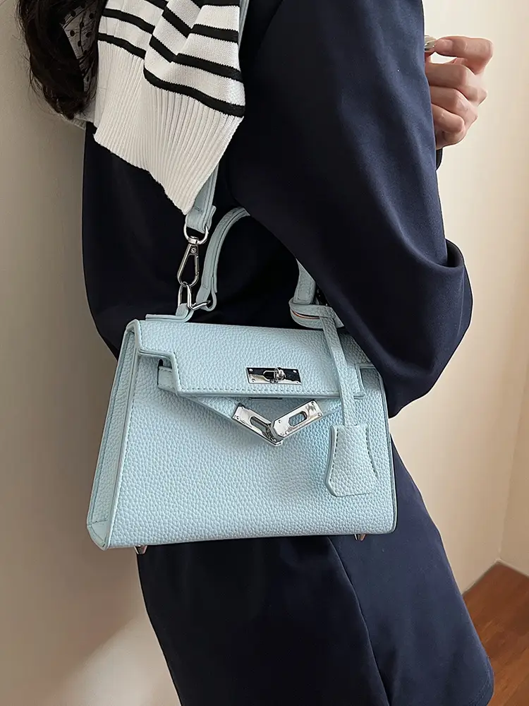 Women's Beige Crossbody Shoulder Bag with Gold Clasp - Image 10