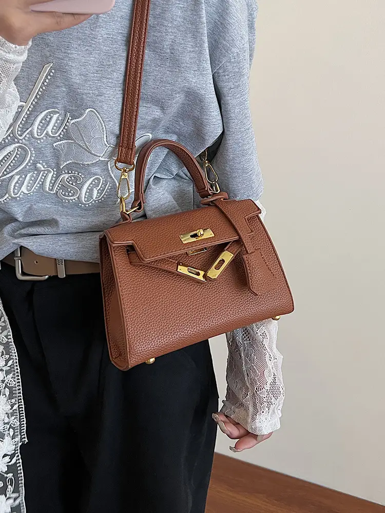 Women's Beige Crossbody Shoulder Bag with Gold Clasp - Image 11