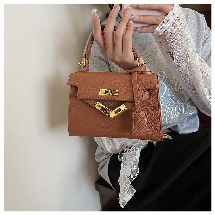 Women's Beige Crossbody Shoulder Bag with Gold Clasp — feature 27