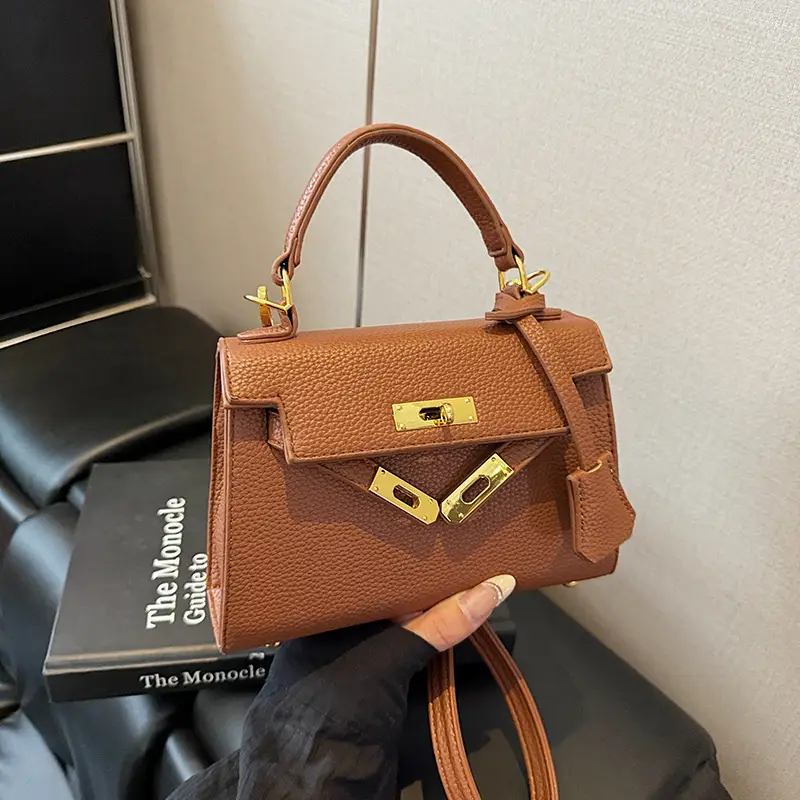 Women's Beige Crossbody Shoulder Bag with Gold Clasp - Image 4