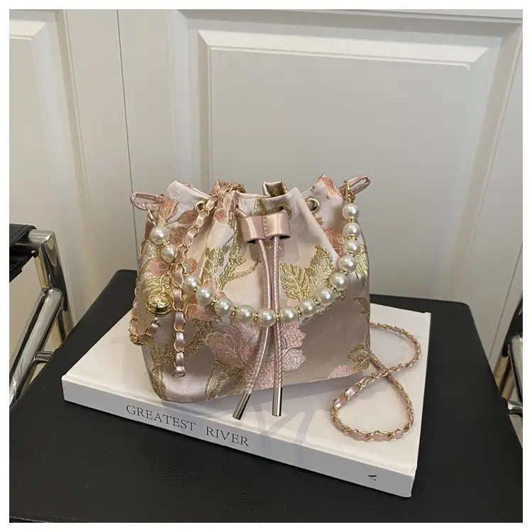 New Chinese Style Antique Embroidered Bucket Bag 2025 — feature 35