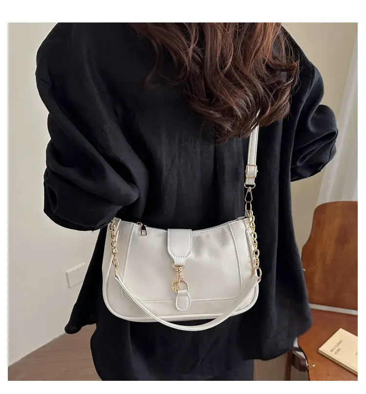 Brown Leather Shoulder Bag with Chain Strap 2025 — feature 11