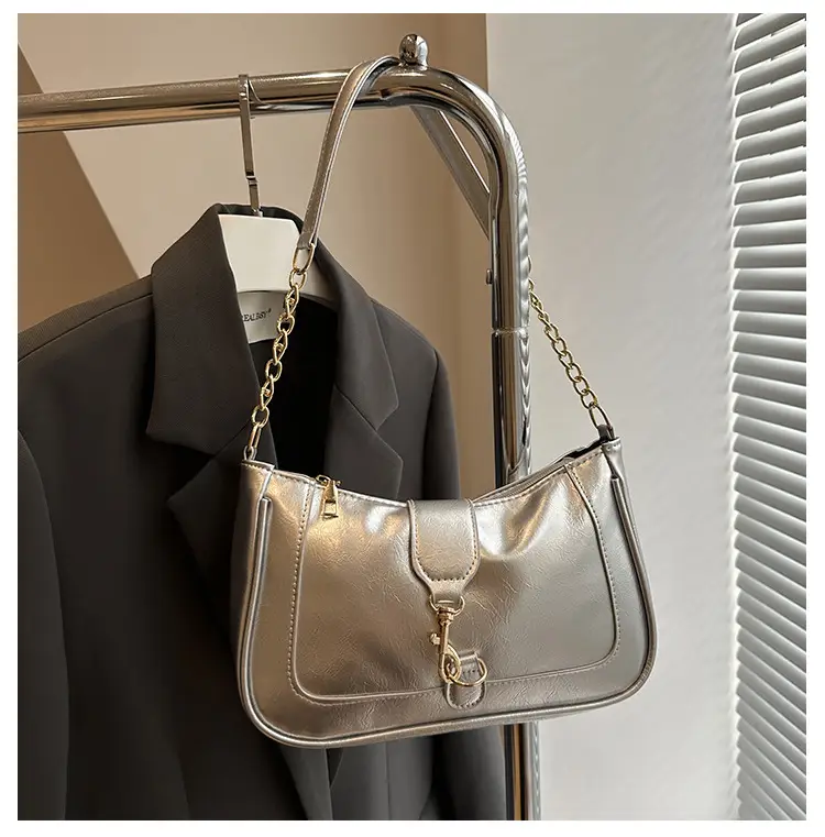 Brown Leather Shoulder Bag with Chain Strap 2025 — feature 20