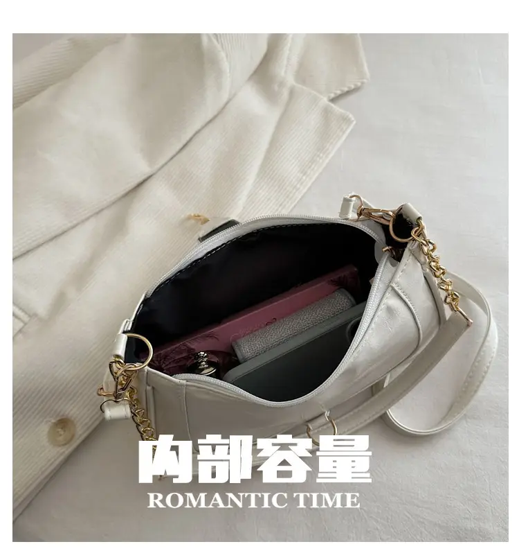 Brown Leather Shoulder Bag with Chain Strap 2025 — feature 4