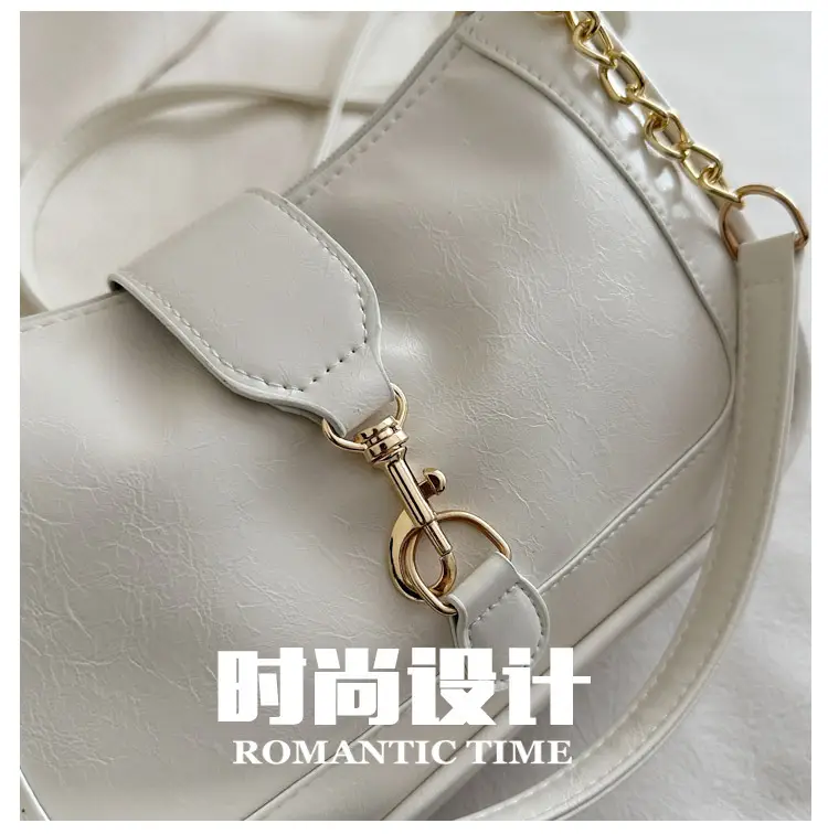 Brown Leather Shoulder Bag with Chain Strap 2025 — feature 5