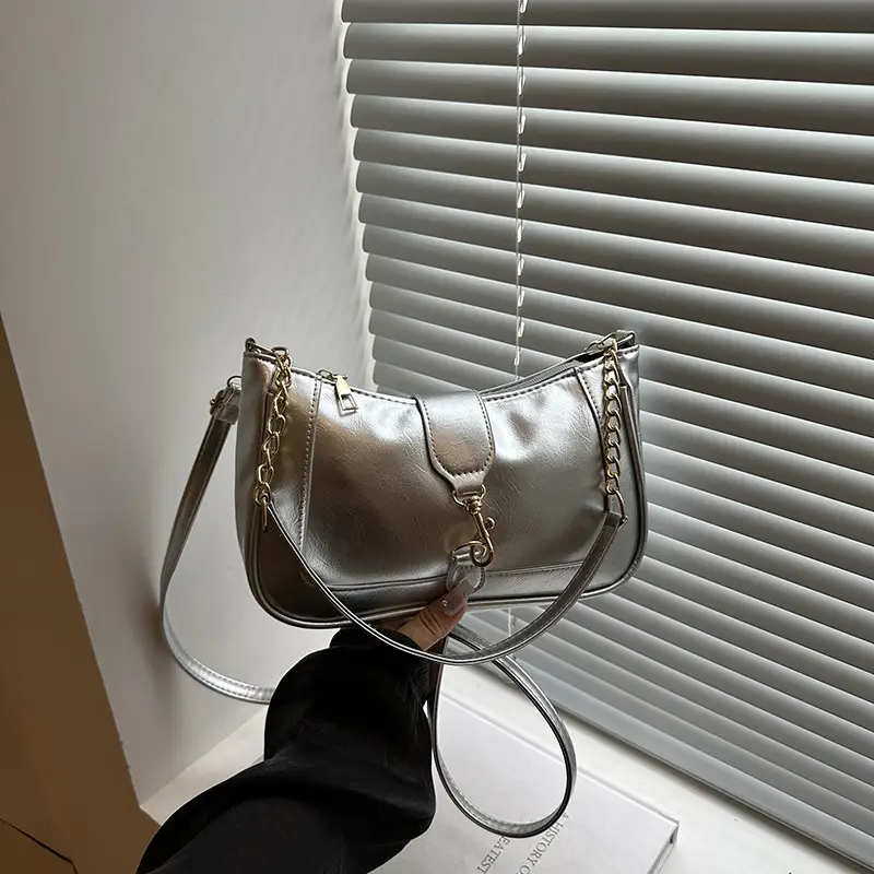 Brown Leather Shoulder Bag with Chain Strap 2025