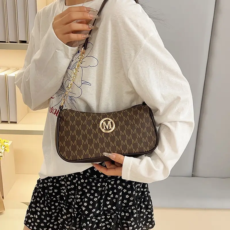 New Style Small Crossbody Bag for Women with Chain - Image 5