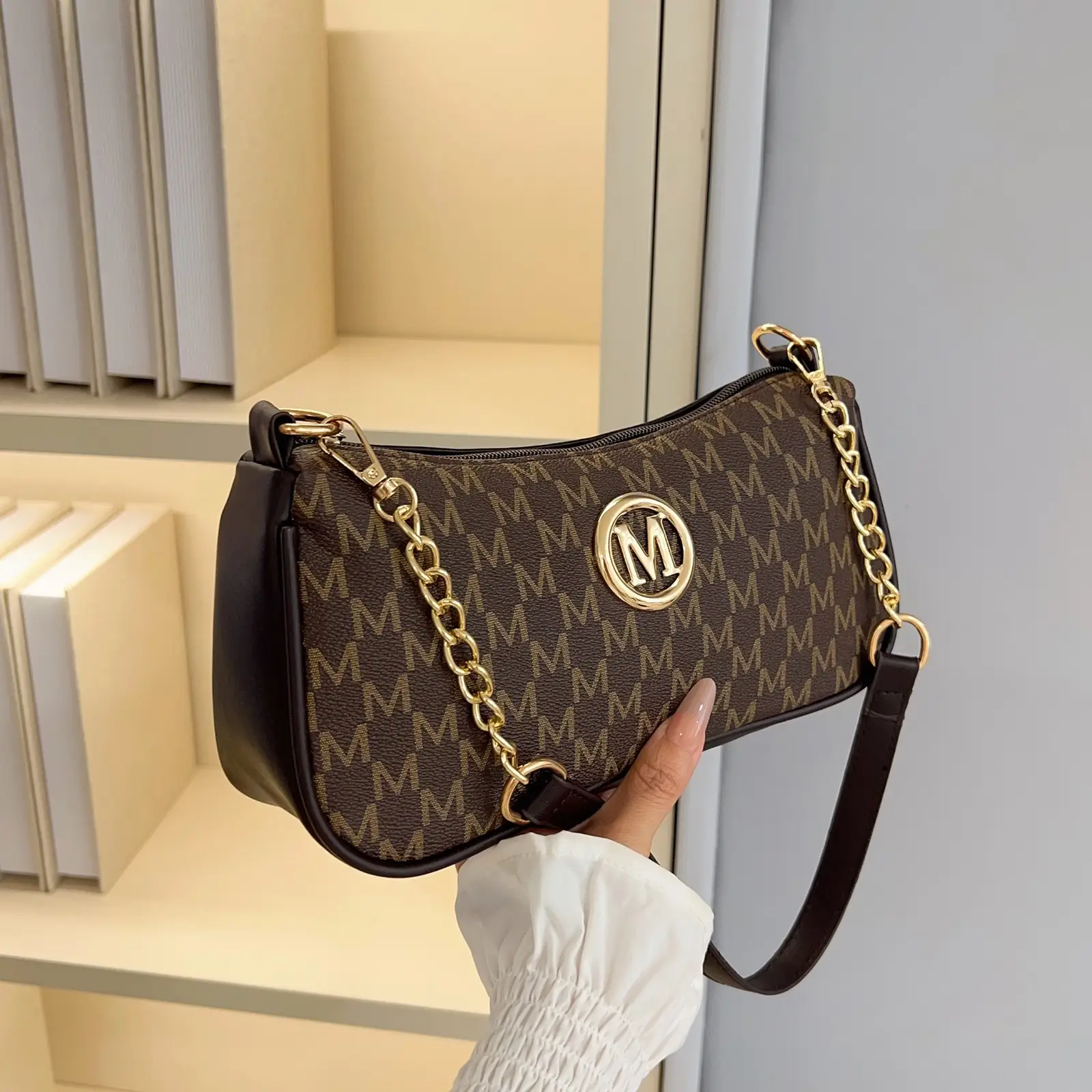New Style Small Crossbody Bag for Women with Chain - Image 2